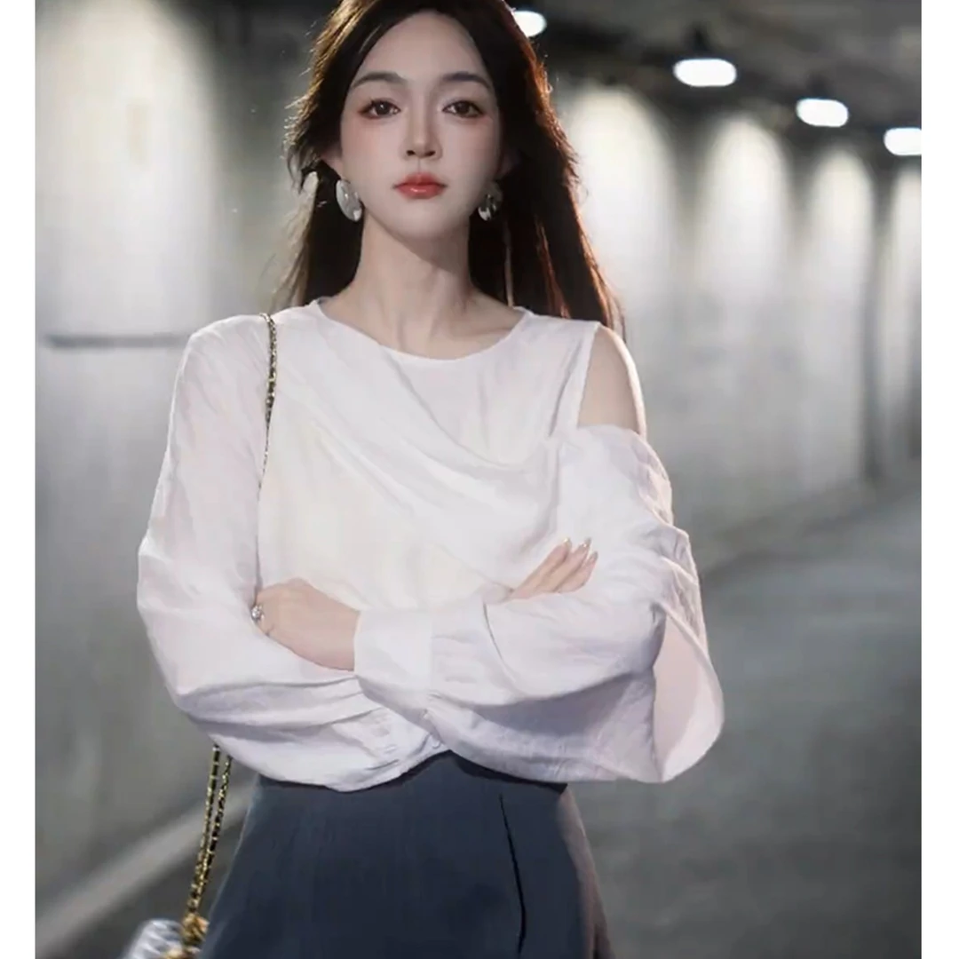 今年流行漂亮别致绝美上衣高级感减龄白色露肩荷叶边长袖衬衫女秋