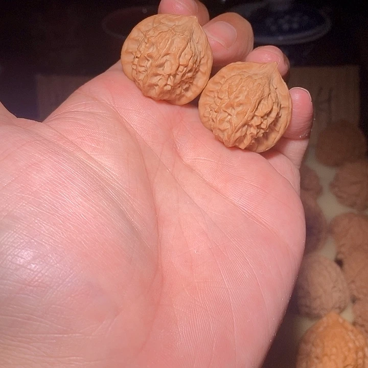 文玩核桃手把件野生