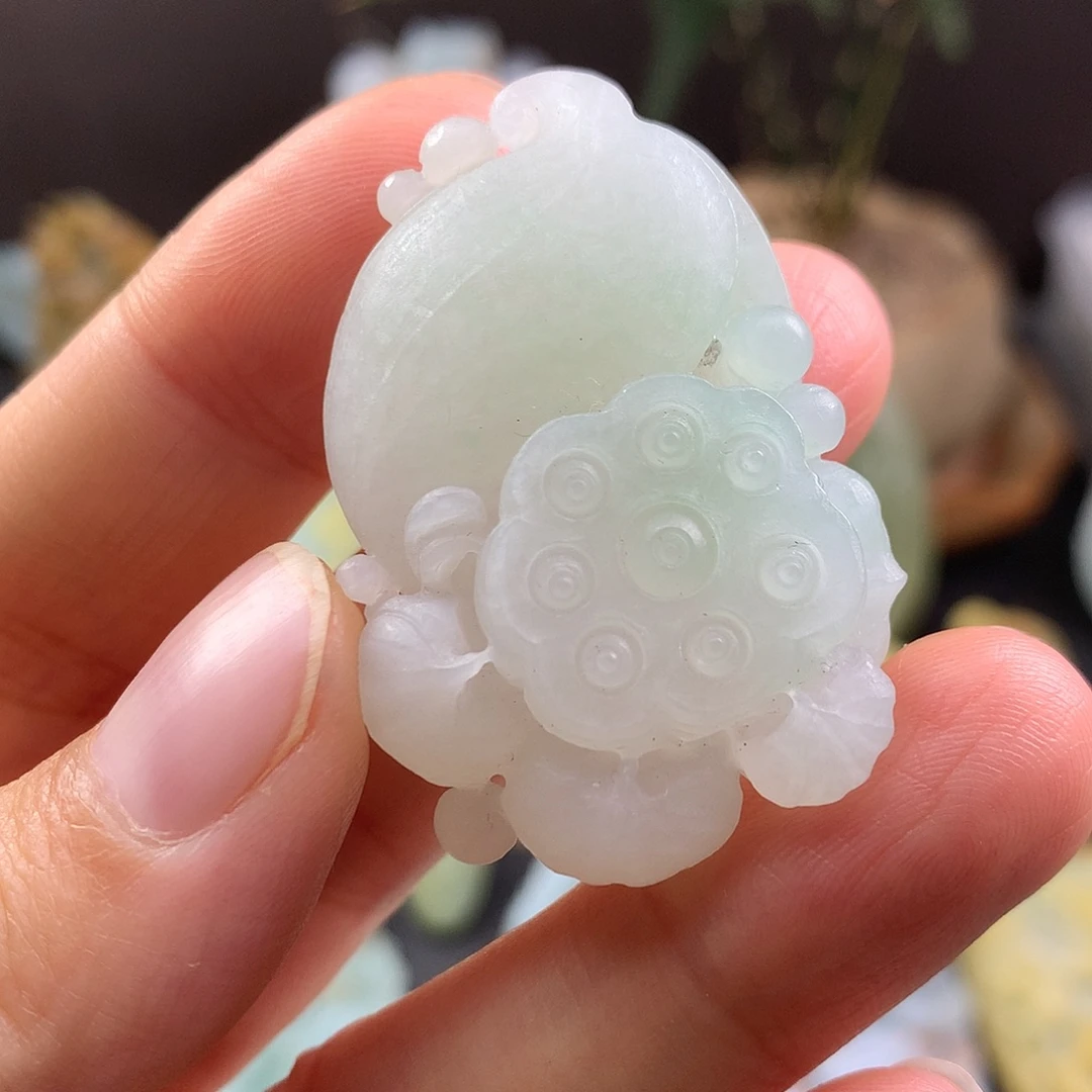 定制翡翠未镶嵌莲