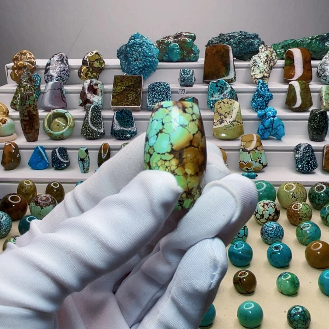 绿松石未镶嵌珠宝奇石