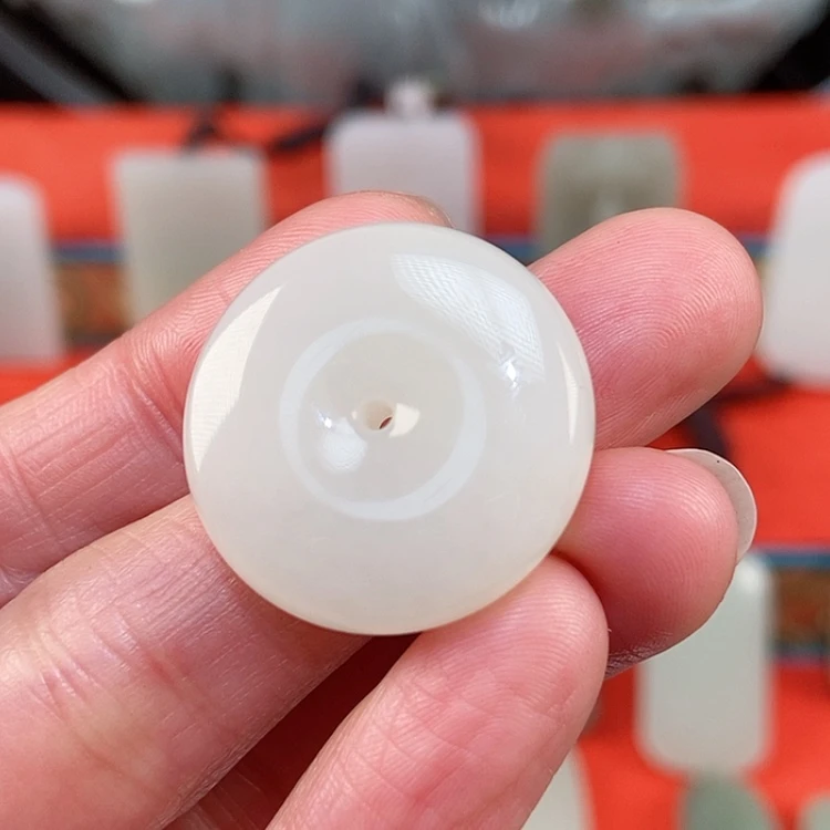 【闪购商品】颈饰未镶嵌和田玉