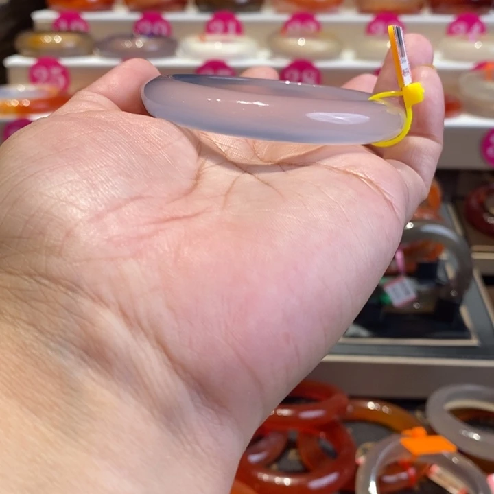 玛瑙/玉髓手镯未镶嵌是*仙