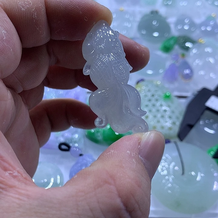 翡翠未镶嵌颈饰天然翡翠A货吊坠