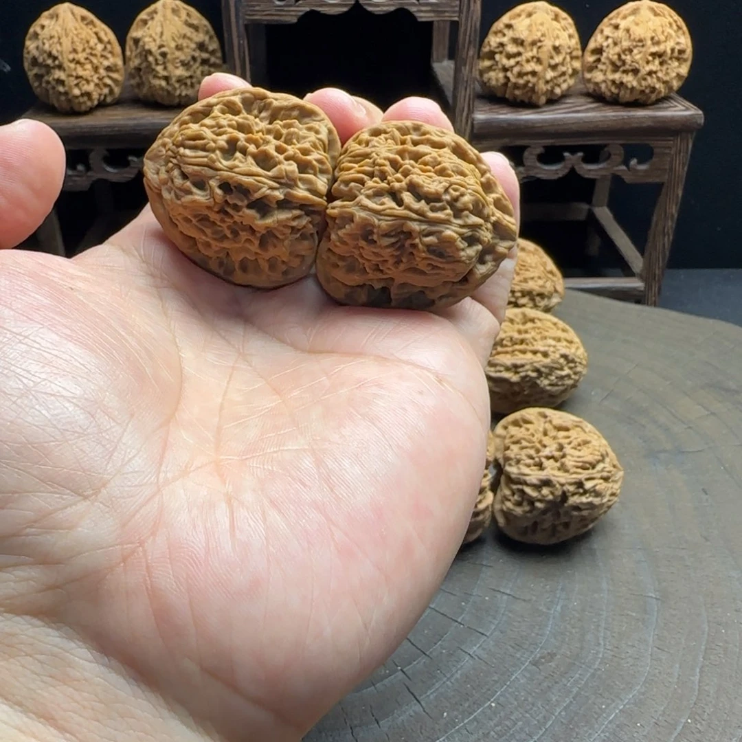 小***圆文玩核桃吊坠40三角