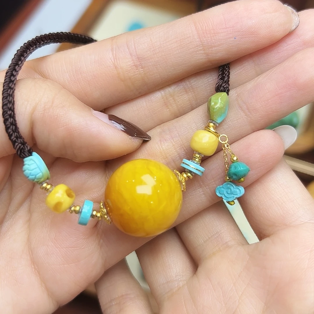 李***1蜜蜡18K金镶嵌颈饰蜜蜡
