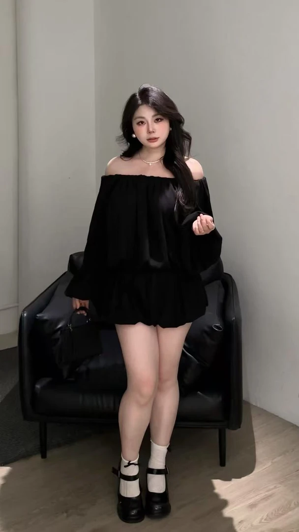 【大小姐】时尚休闲显瘦一字露肩泡泡袖气质短款套装