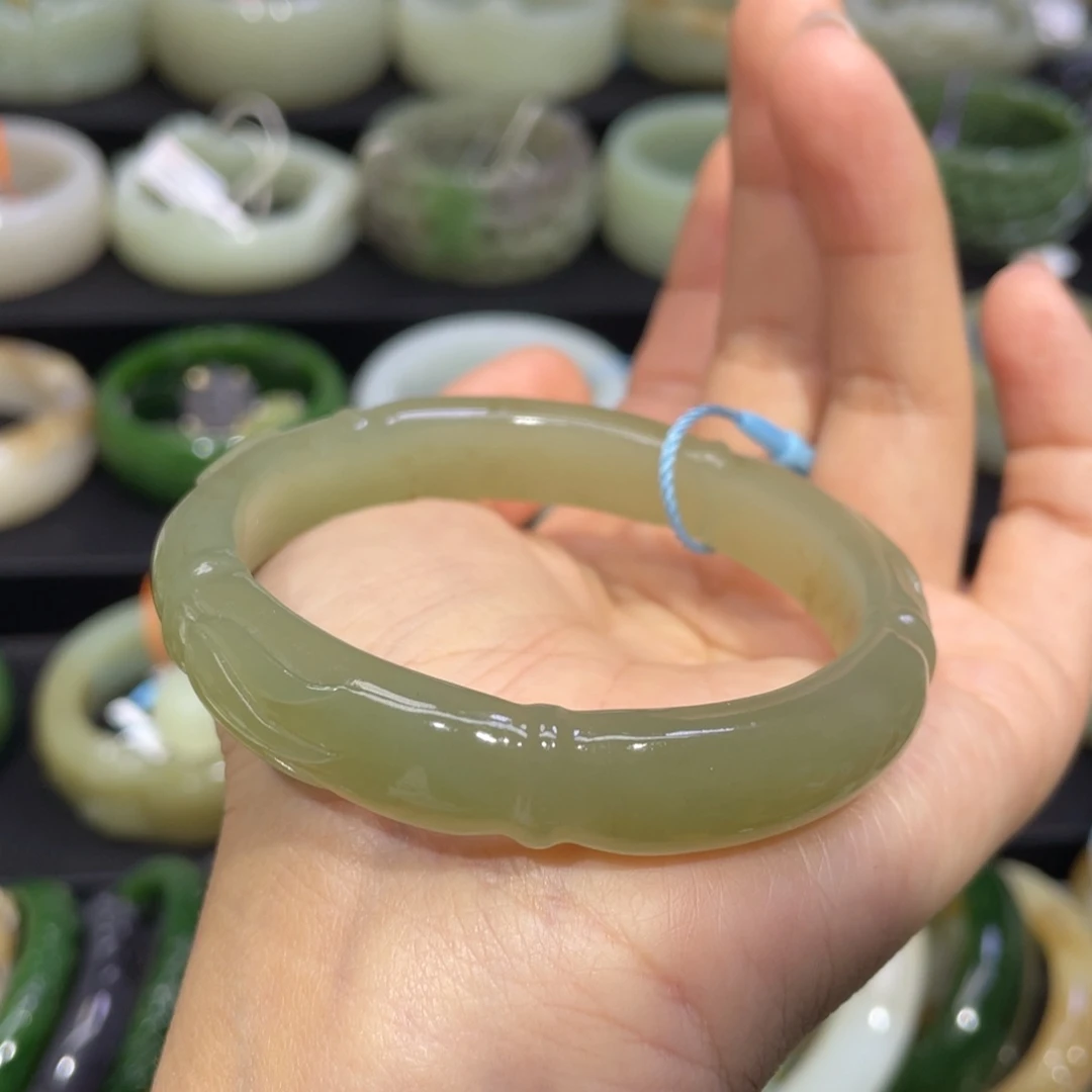 未镶嵌手镯和田玉80