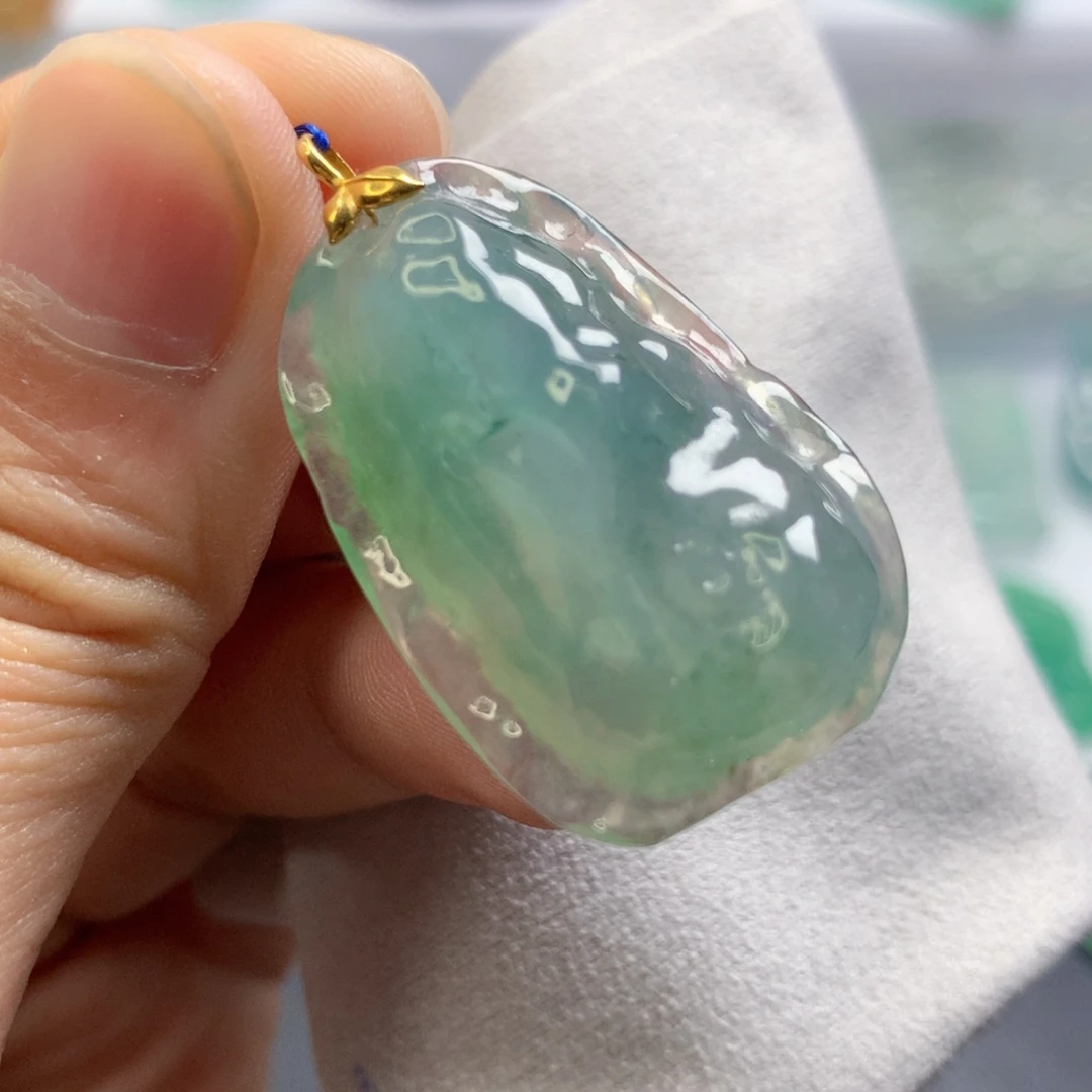 【闪购商品】颈饰18K金镶嵌翡翠