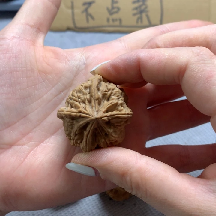 中***家文玩核桃吊坠异形单只
