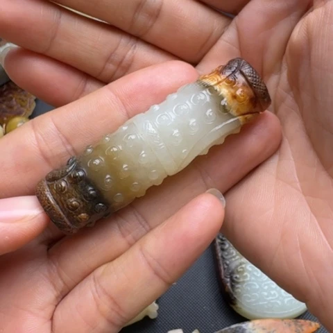 和田玉未镶嵌挂件岁**梭