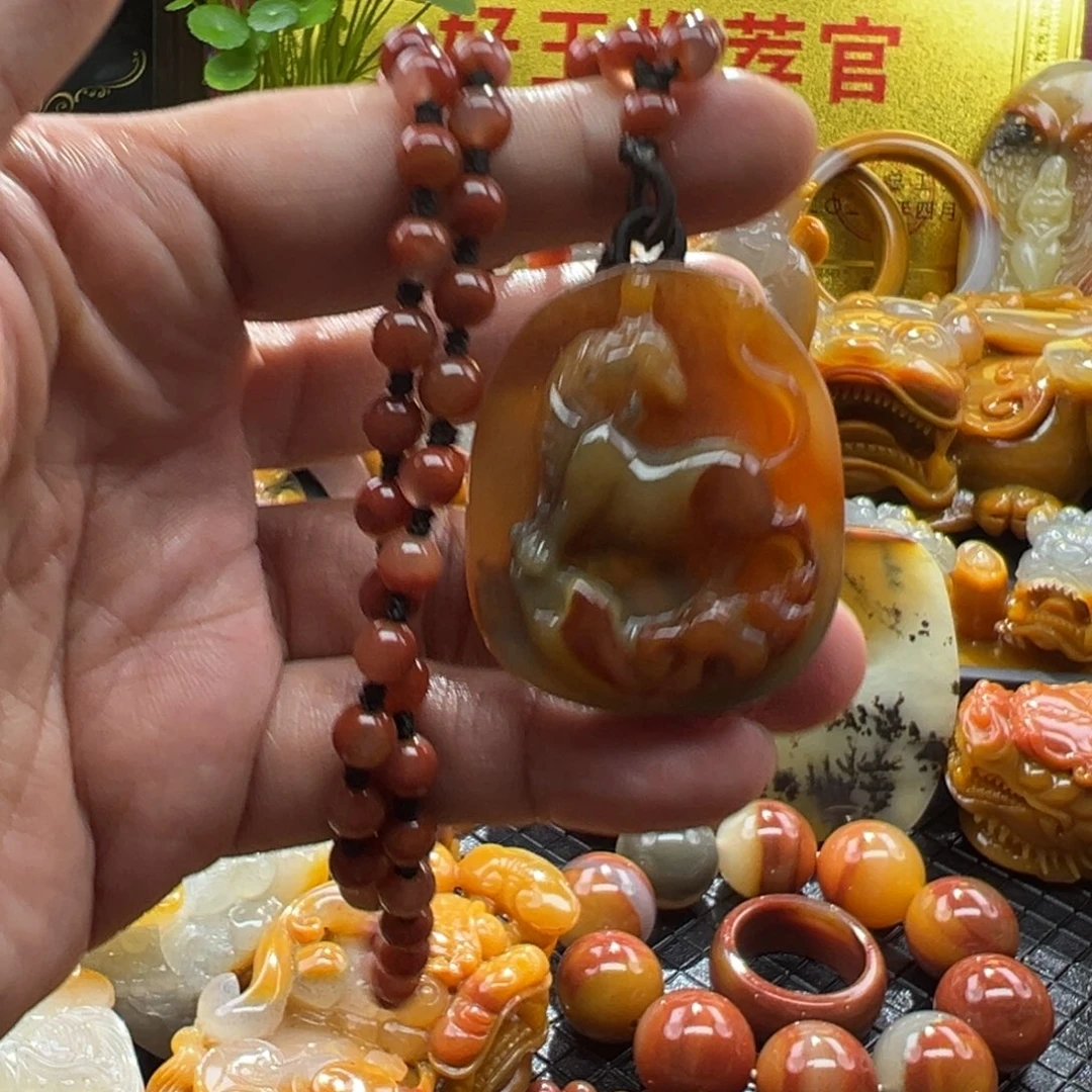 石英质玉未镶嵌颈饰