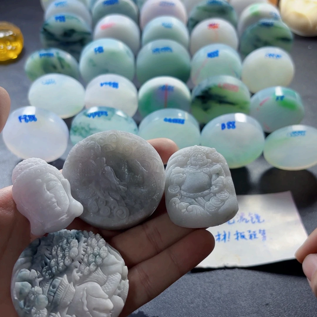 渡***己定制翡翠未镶嵌899999999999