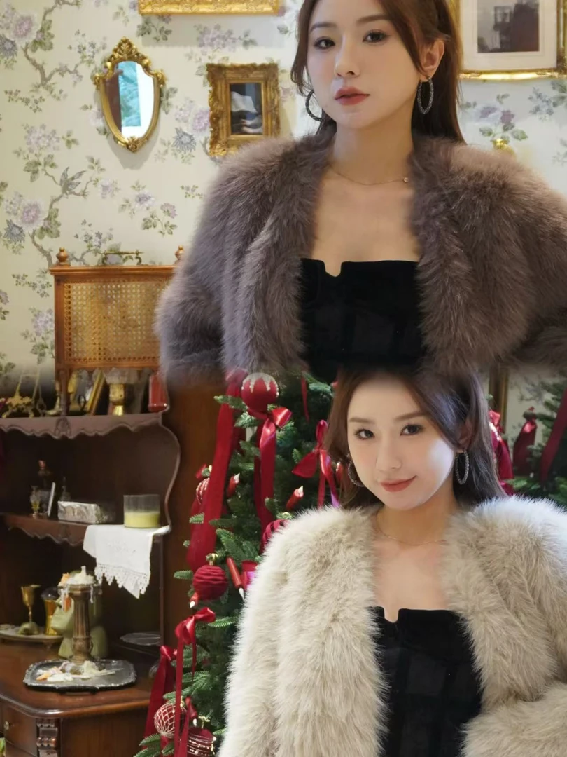 SUSIE HOLI 贵气逼人秋冬万人迷短款草草外套