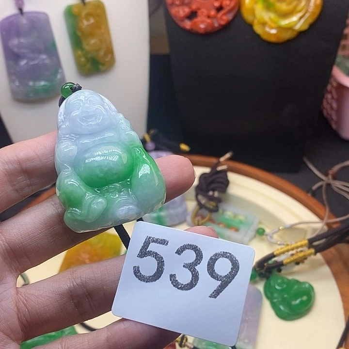 翡翠未镶嵌吊坠(赠链)