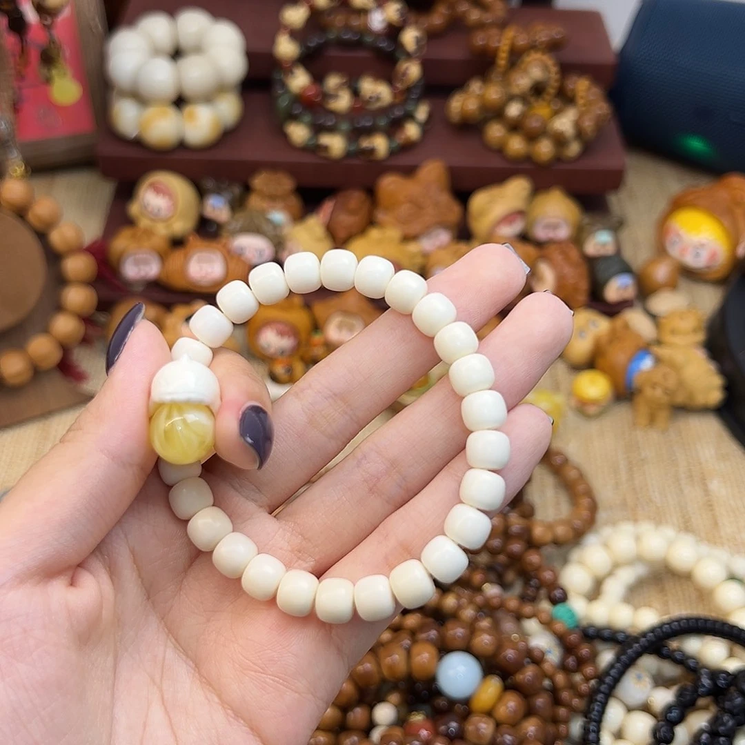 白玉菩提吊坠r****e白玉菩提手串