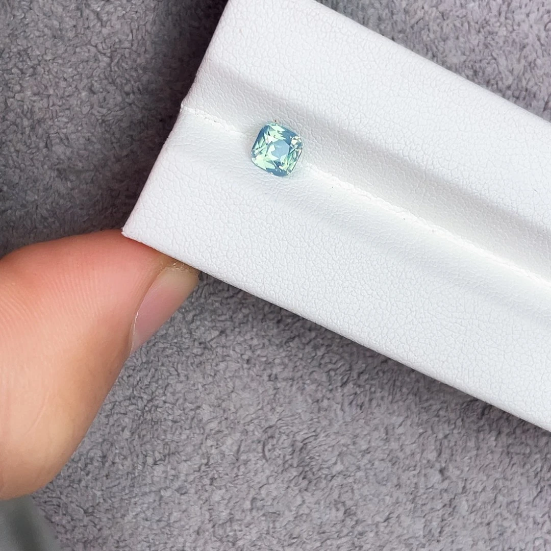 裸石天然锆石未镶嵌1.14Ct