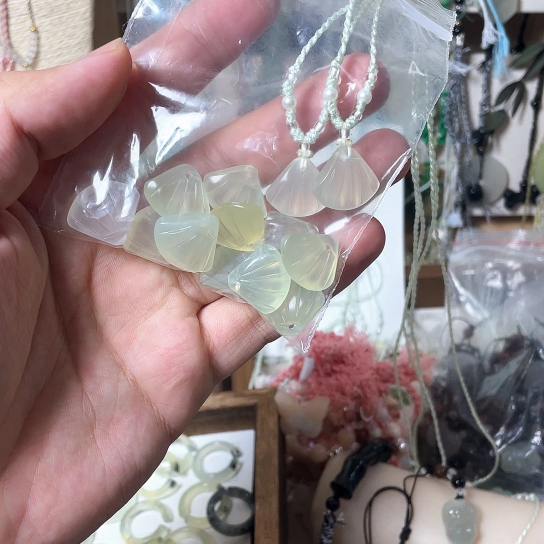 蛇纹石玉合金颈饰