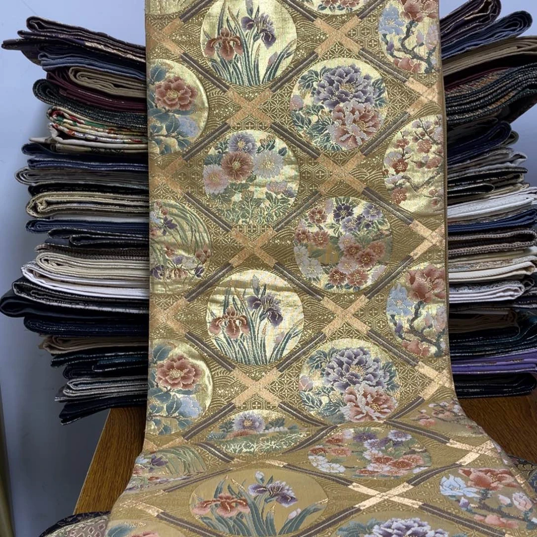 织绣织锦缎，织锦缎