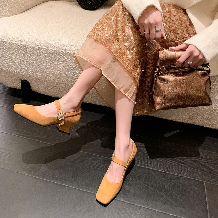 小众设计春夏季羊皮优雅百搭法式方头中跟一字扣单鞋时髦气质女鞋