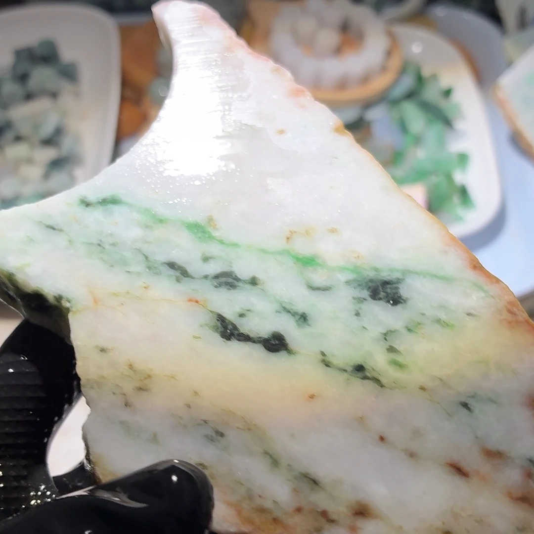 翡翠未镶嵌颈饰边角料