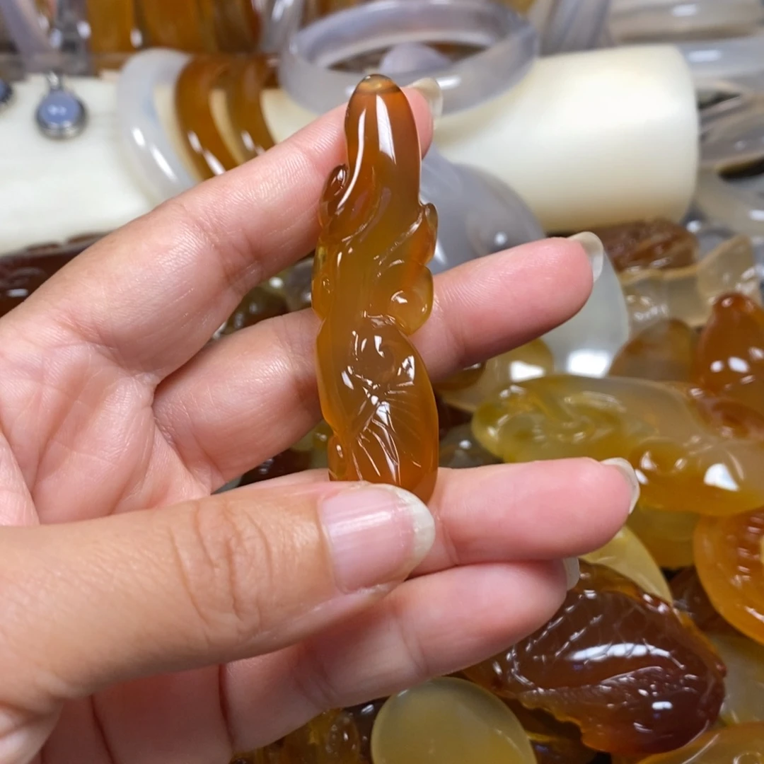 玛瑙/玉髓未镶嵌玛瑙吊坠