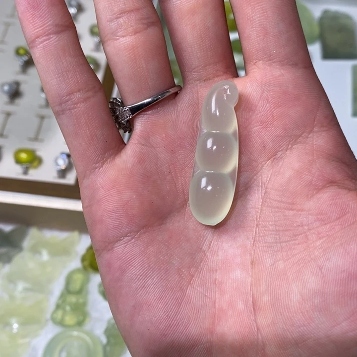 未镶嵌蛇纹石玉吊坠(不含链)