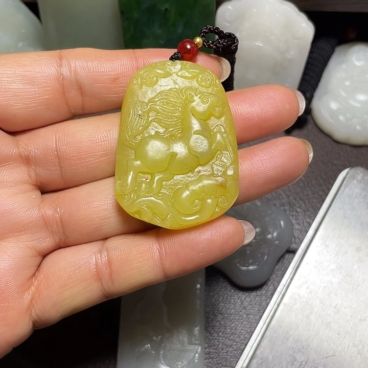 和田玉未镶嵌颈饰