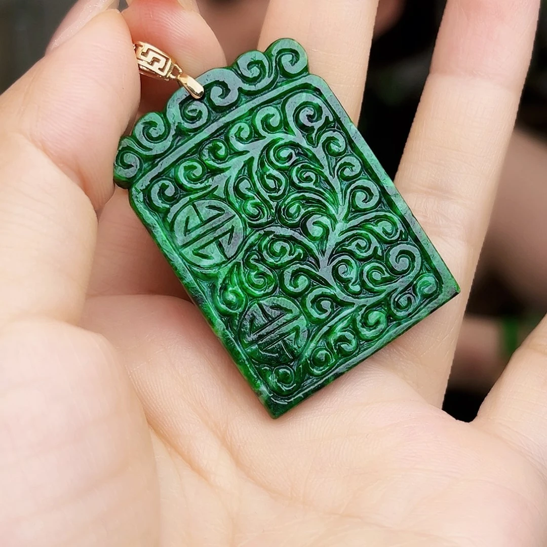 翡翠18K金镶嵌颈饰多样性