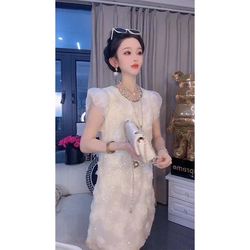 法式绝美气质蕾丝花朵连衣裙2025夏新款宽松显瘦飞飞袖