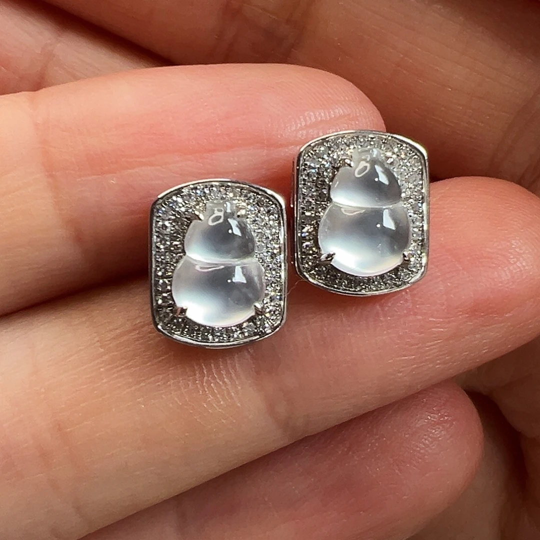 翡翠18K金镶嵌耳饰玻璃种白冰葫芦耳钉