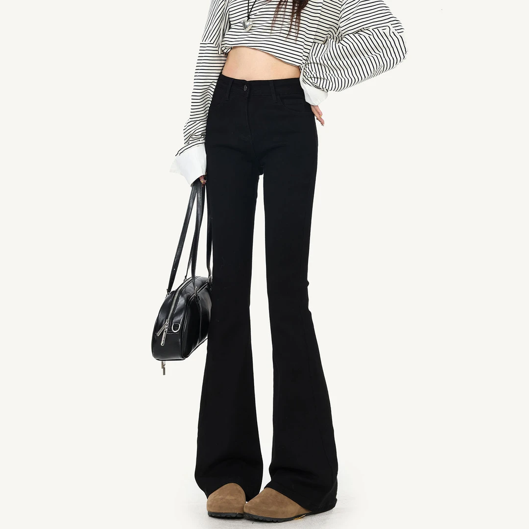 黑色加绒大码简约高腰显瘦牛仔裤女冬季款梨型身材百搭修身微喇裤