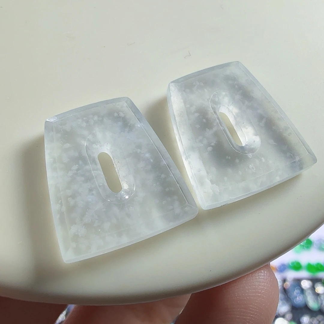 翡翠未镶嵌颈饰破价 做耳饰力力推！