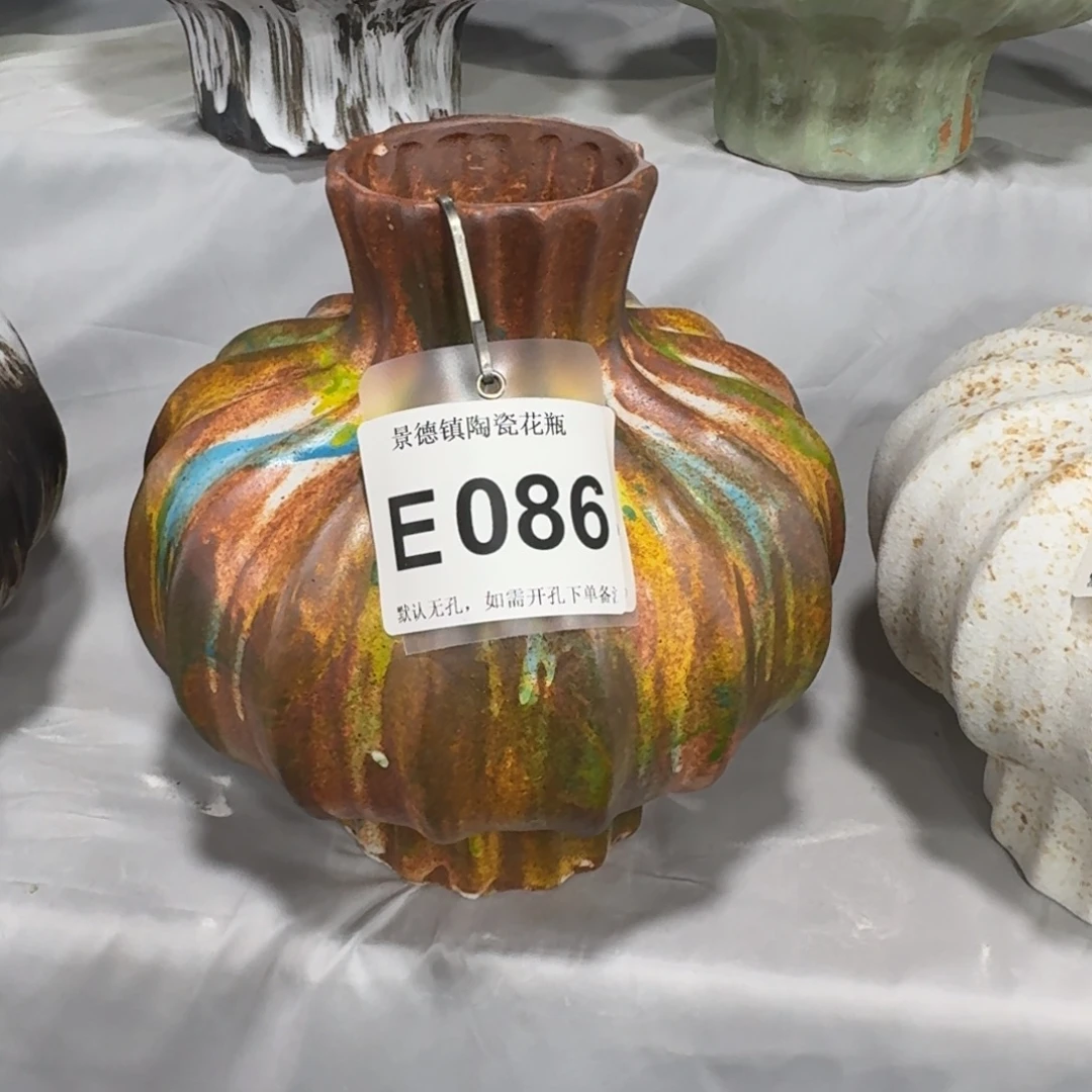 鸿***霞陶摆件景德镇高温花瓶编码e086高27口8默认无孔