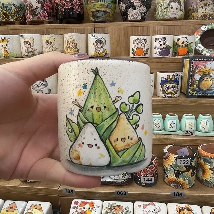 13445567789手绘花盆