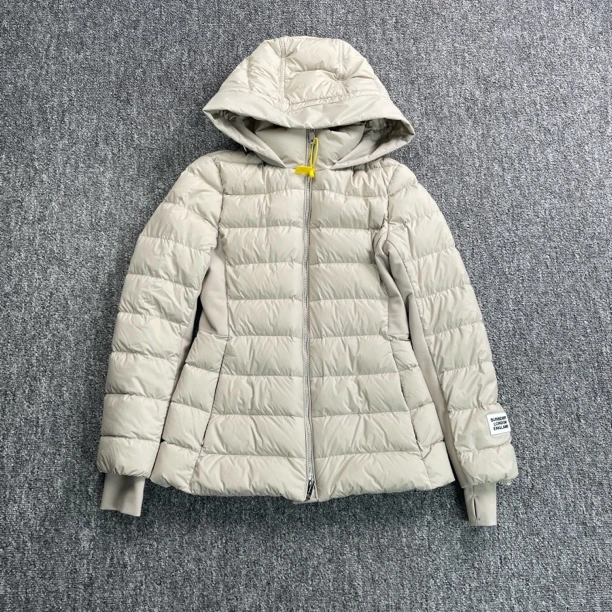 全新未使用 BURBERRY/博柏利 5756/米色logo贴饰连帽羽绒服/S码