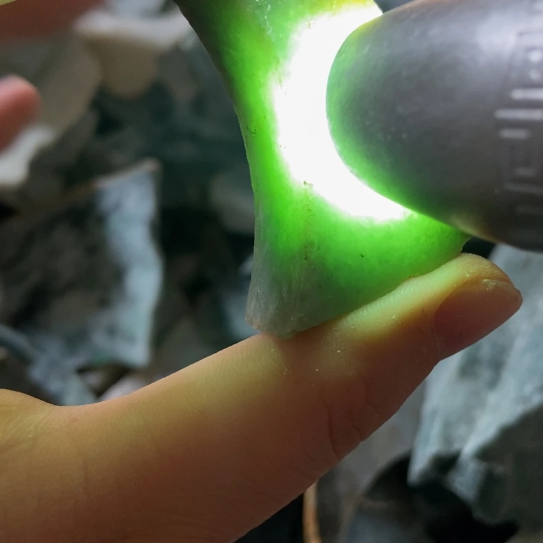 翡翠未镶嵌颈饰天然翡翠