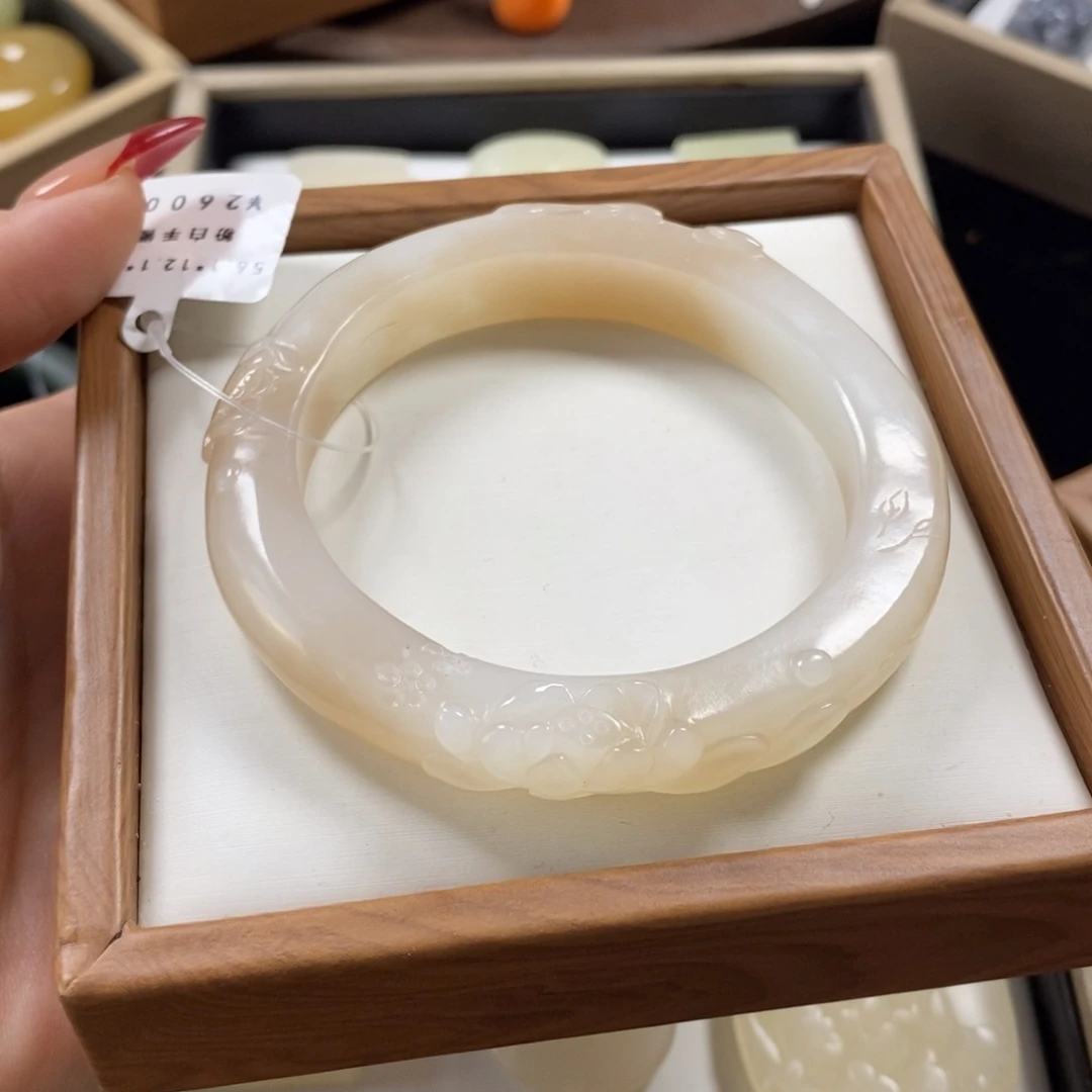 【闪购商品】和田玉手镯56未镶嵌