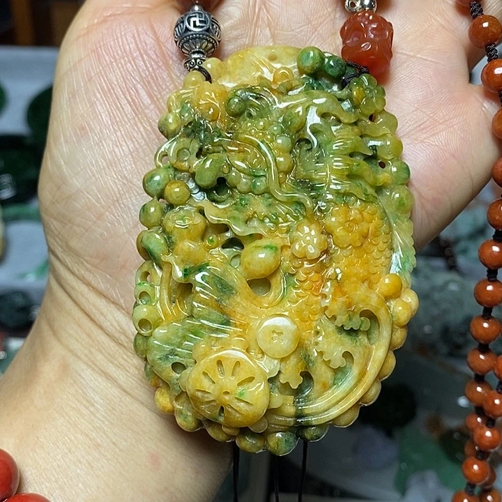 翡翠未镶嵌吊坠(赠链)