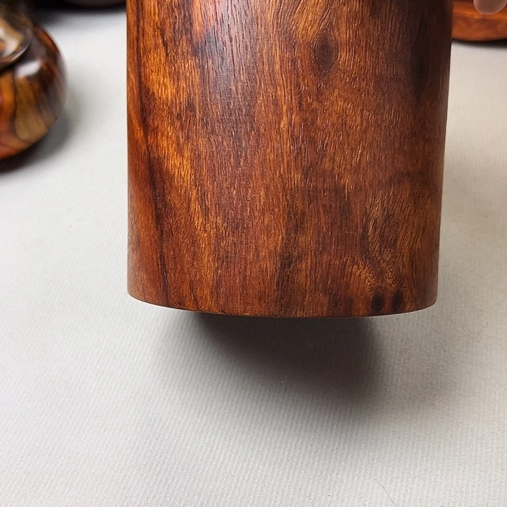 木质抱*缅甸花梨木笔筒一个