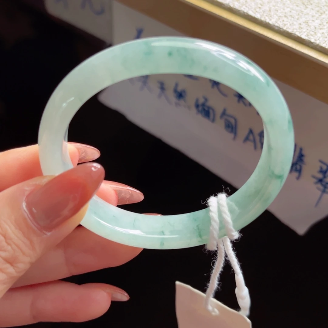 翡翠未镶嵌手镯手镯