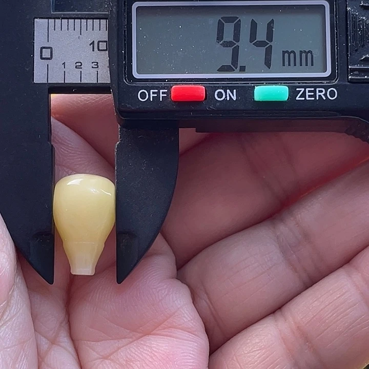 未镶嵌蜜蜡裸石33号