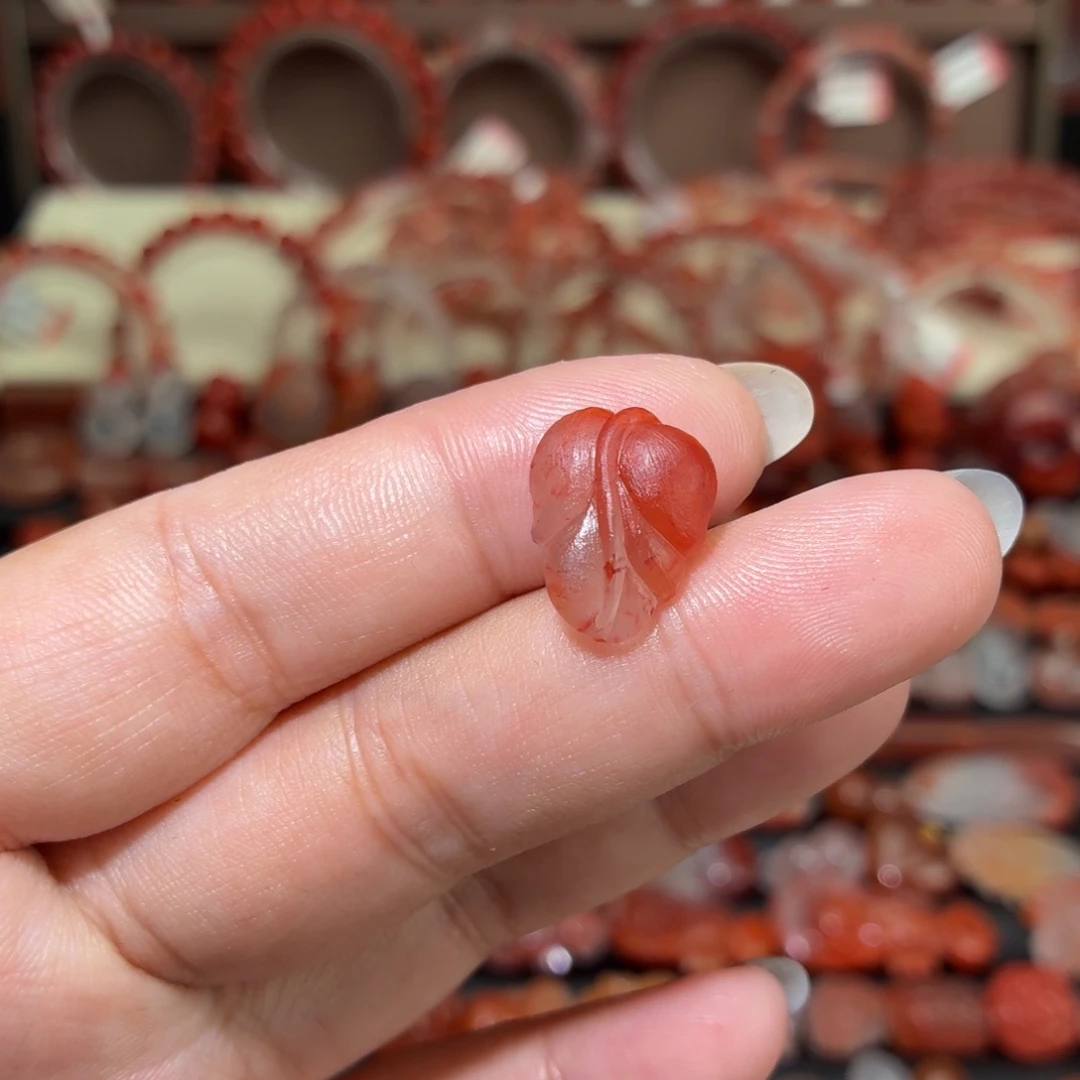 南红玛瑙未镶嵌颈饰金枝玉叶