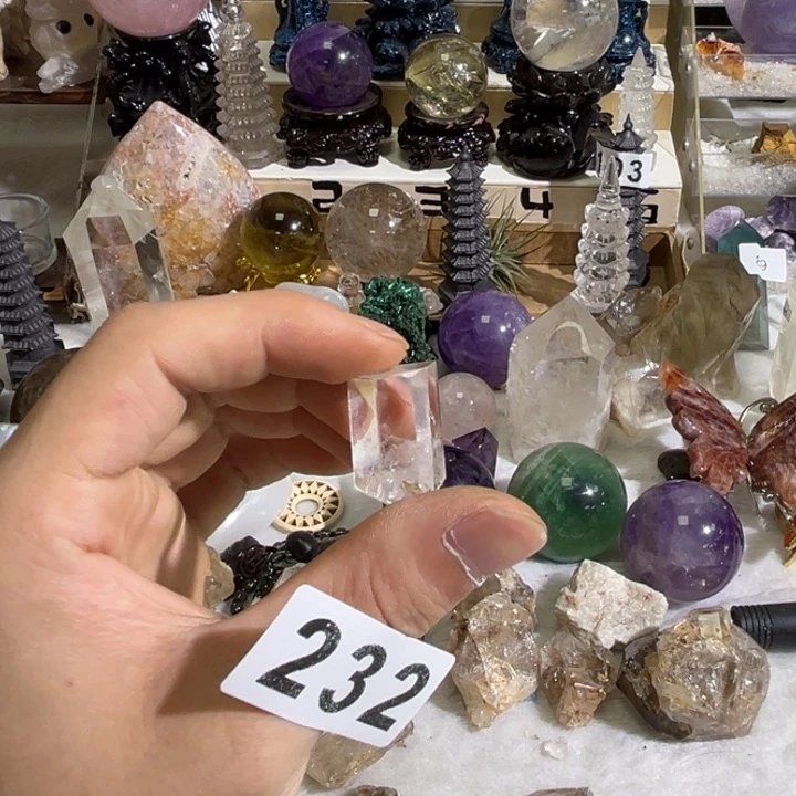 未镶嵌水晶大型摆件（非配饰）