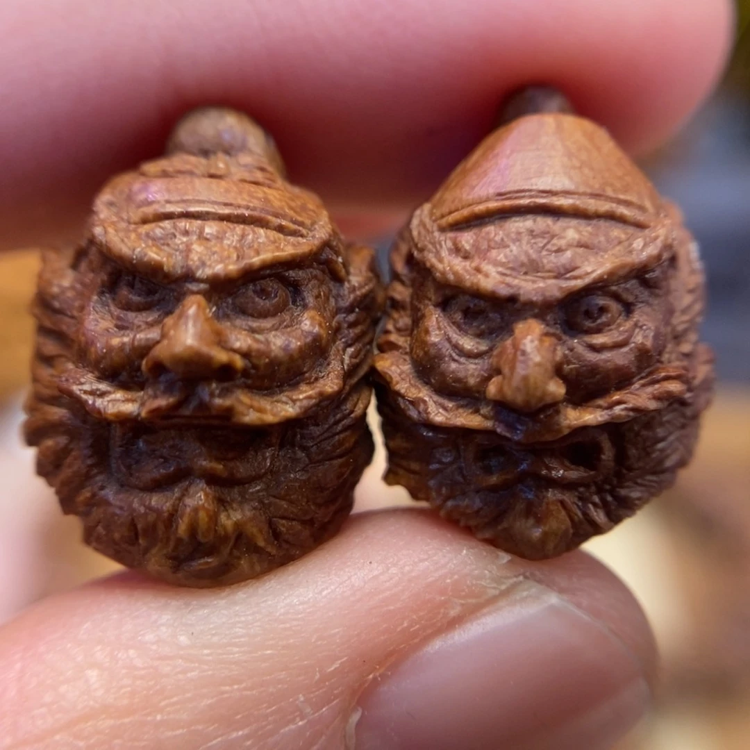 潍坊核雕桃核雕刻钟馗一对