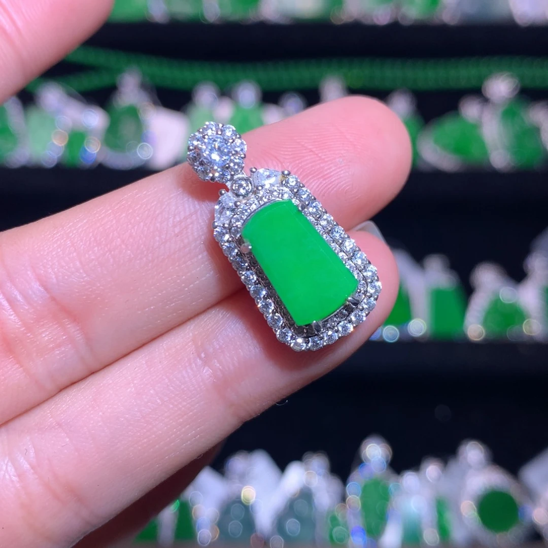 【闪购商品】颈饰银S925镶嵌翡翠天然翡翠