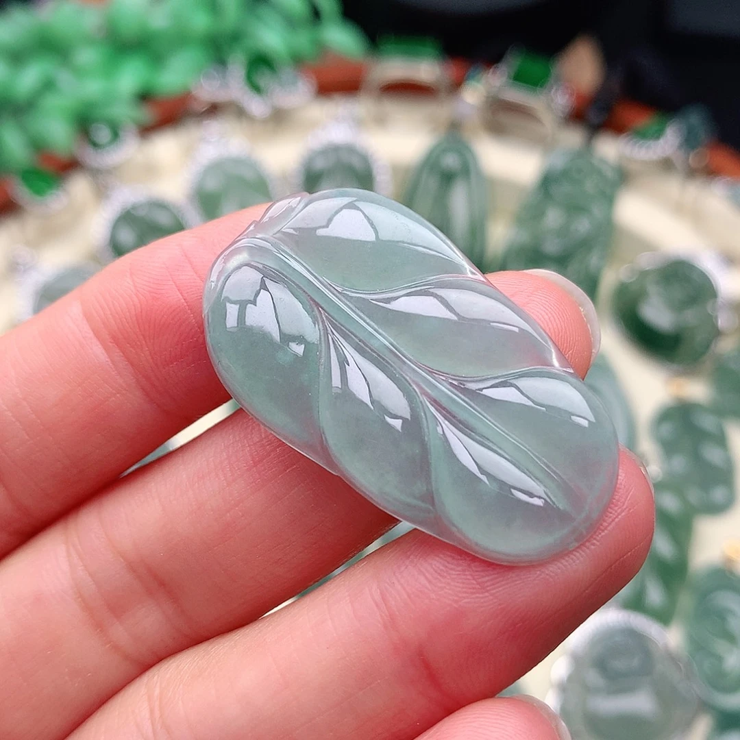 翡翠未镶嵌颈饰吊坠