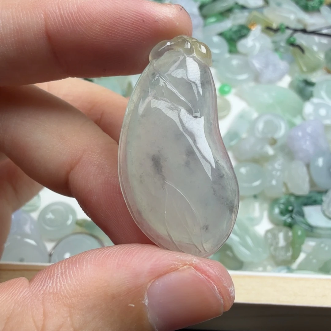 翡翠未镶嵌颈饰70