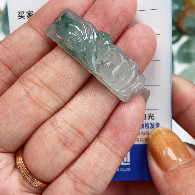 【闪购商品】翡翠颈饰未镶嵌九尾狐手牌