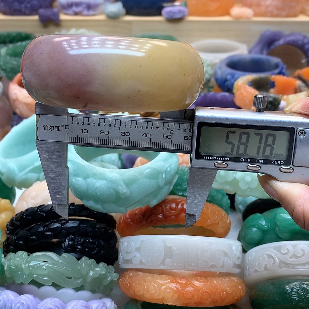 未镶嵌手镯石英质玉