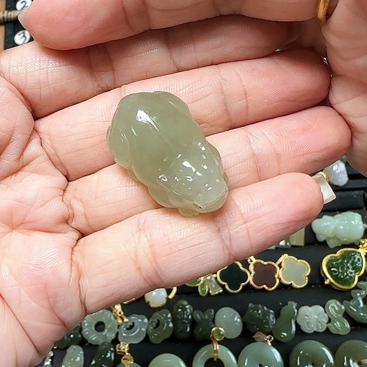 和田玉未镶嵌吊坠(不含链)